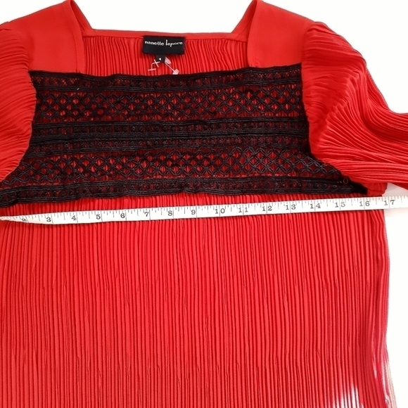 Nanette Lepore Long Sleeves Square Neckline Micropleat Blouse Sz/4 - Picture 4 of 13